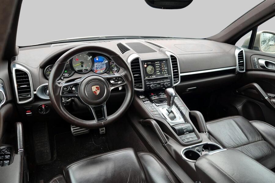 Porsche Cayenne vaihtoauto