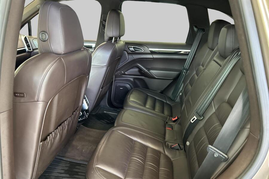 Porsche Cayenne vaihtoauto