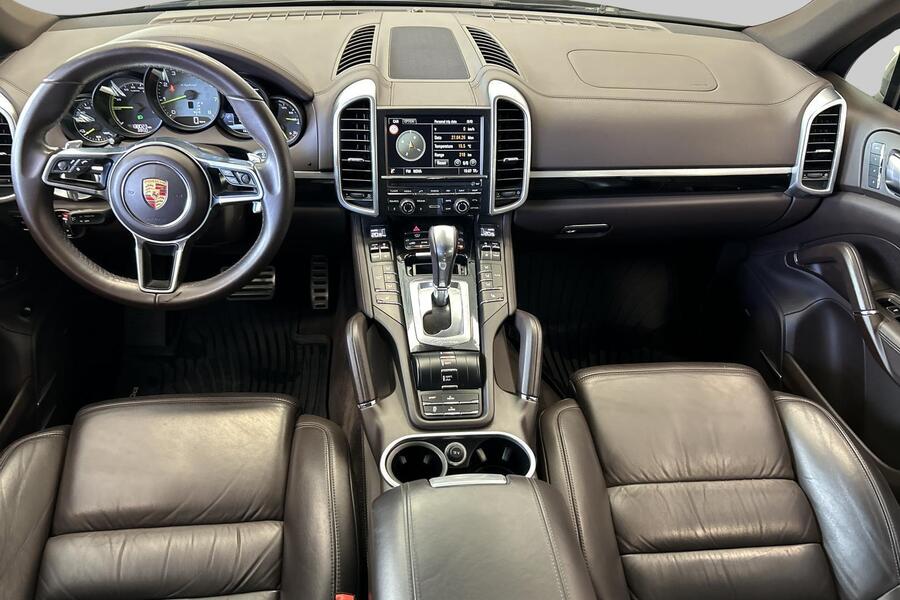 Porsche Cayenne vaihtoauto