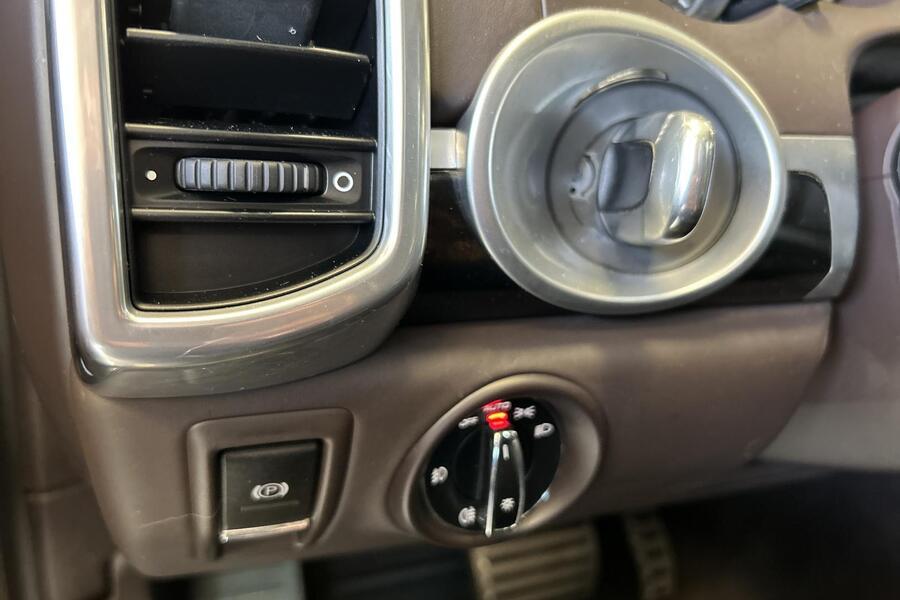 Porsche Cayenne vaihtoauto