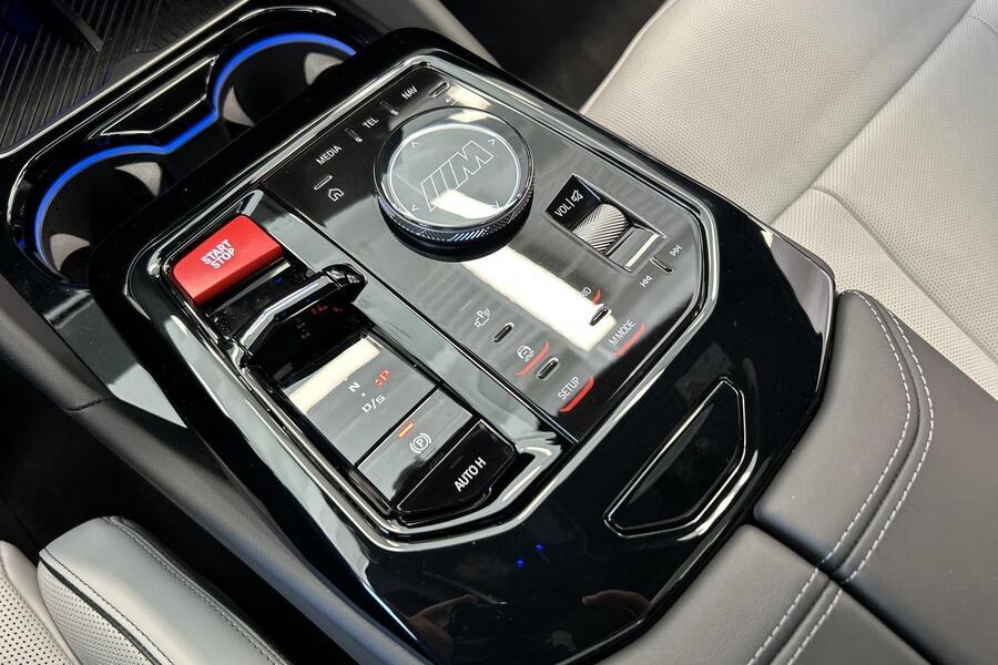 BMW M5 vaihtoauto