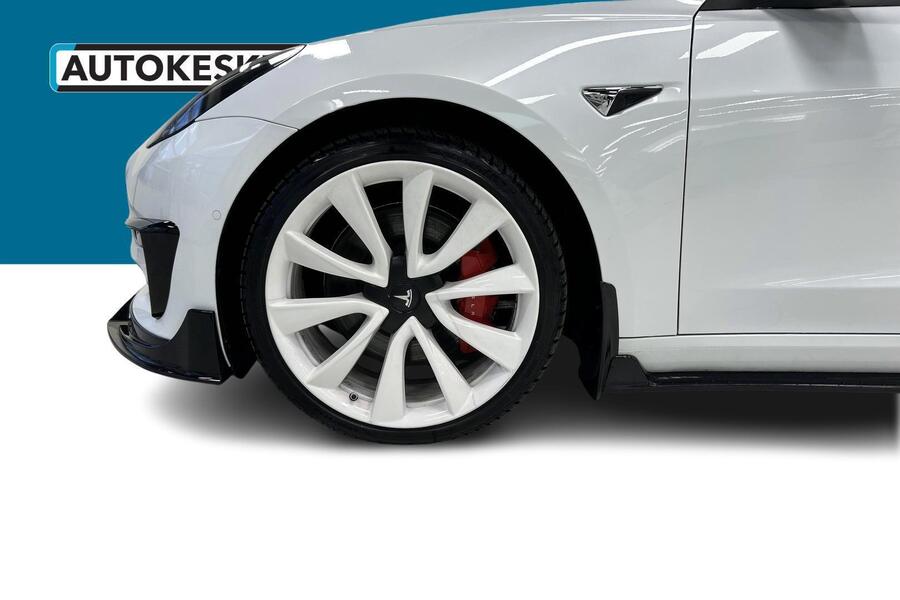 Tesla Model 3 vaihtoauto