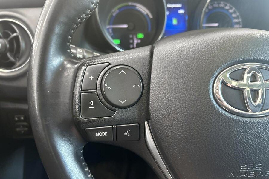 Toyota Auris vaihtoauto