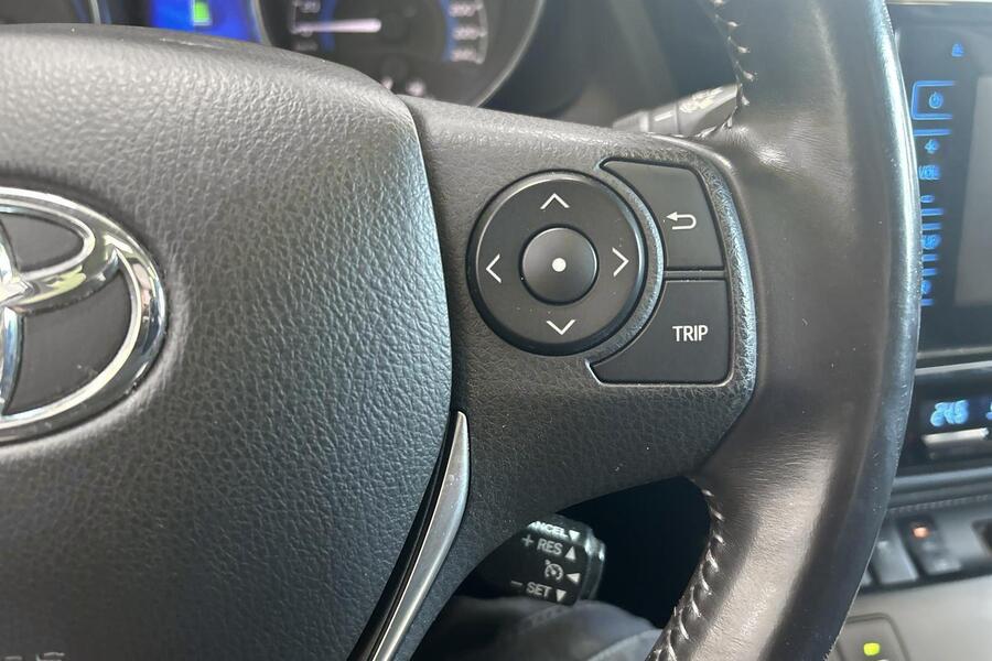 Toyota Auris vaihtoauto