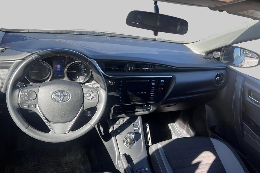 Toyota Auris vaihtoauto