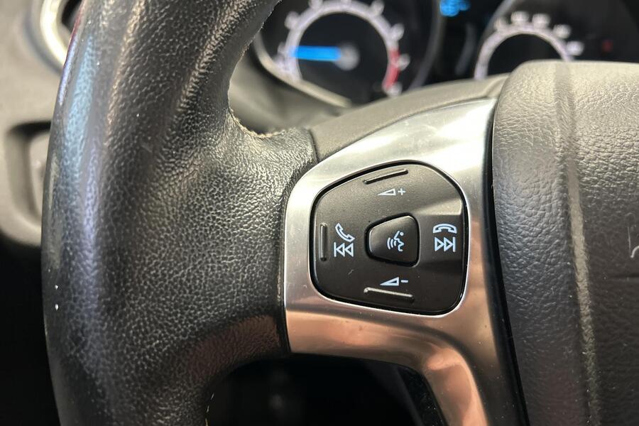 Ford Fiesta vaihtoauto