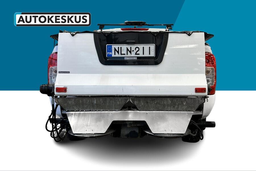 Nissan Navara vaihtoauto