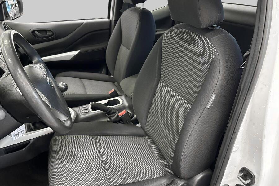 Nissan Navara vaihtoauto