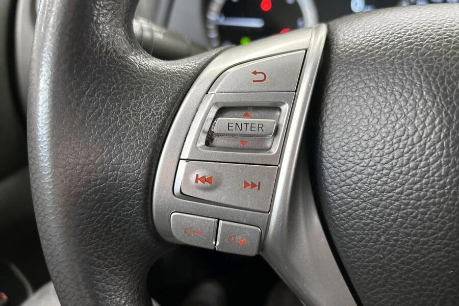 Nissan Navara vaihtoauto