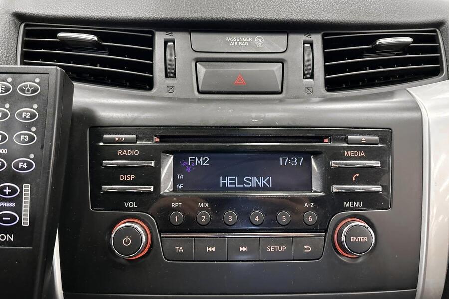 Nissan Navara vaihtoauto