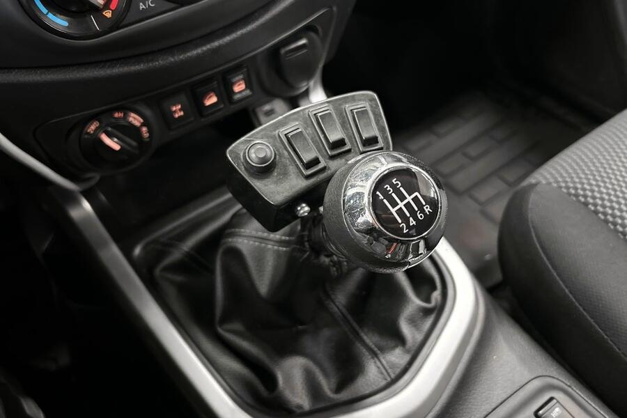 Nissan Navara vaihtoauto