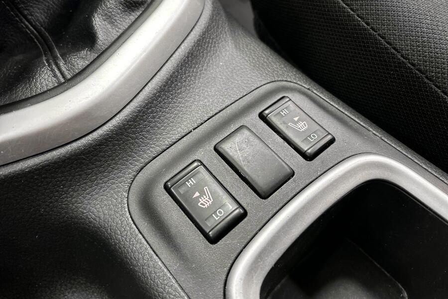 Nissan Navara vaihtoauto