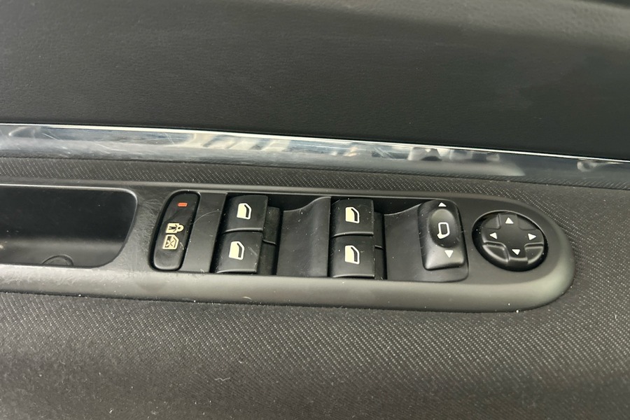 Peugeot 5008 vaihtoauto