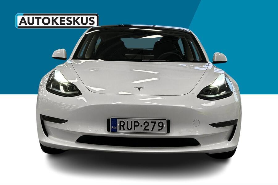 Tesla Model 3 vaihtoauto