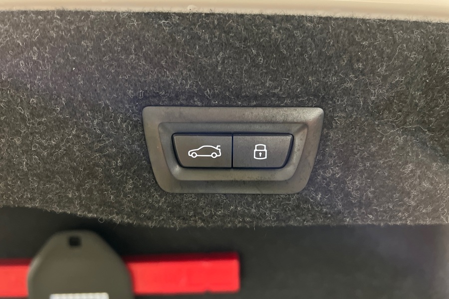 BMW i5 M60 vaihtoauto