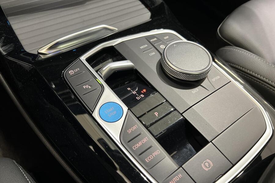 BMW iX3 vaihtoauto