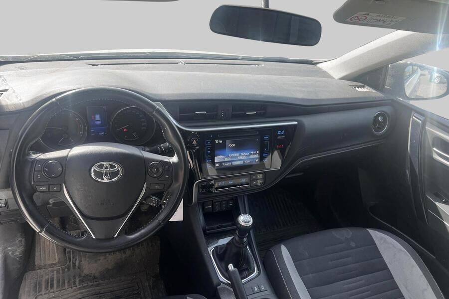 Toyota Auris vaihtoauto