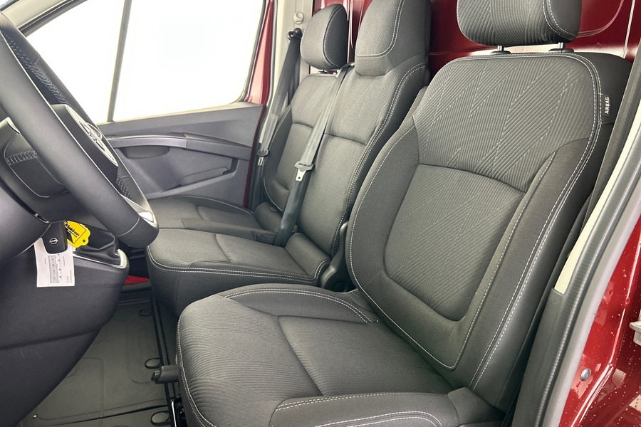 Nissan Primastar vaihtoauto