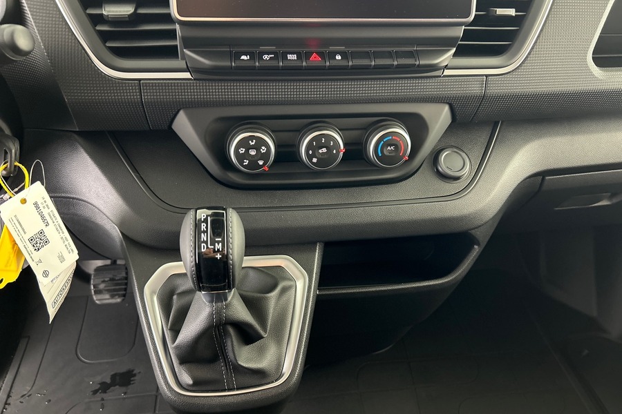 Nissan Primastar vaihtoauto