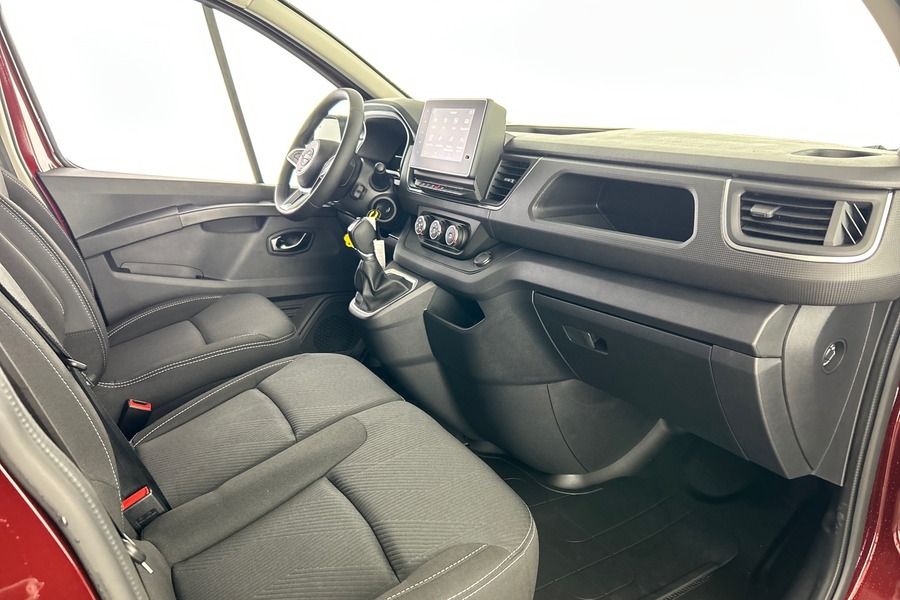 Nissan Primastar vaihtoauto