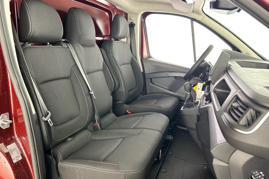 Nissan Primastar vaihtoauto