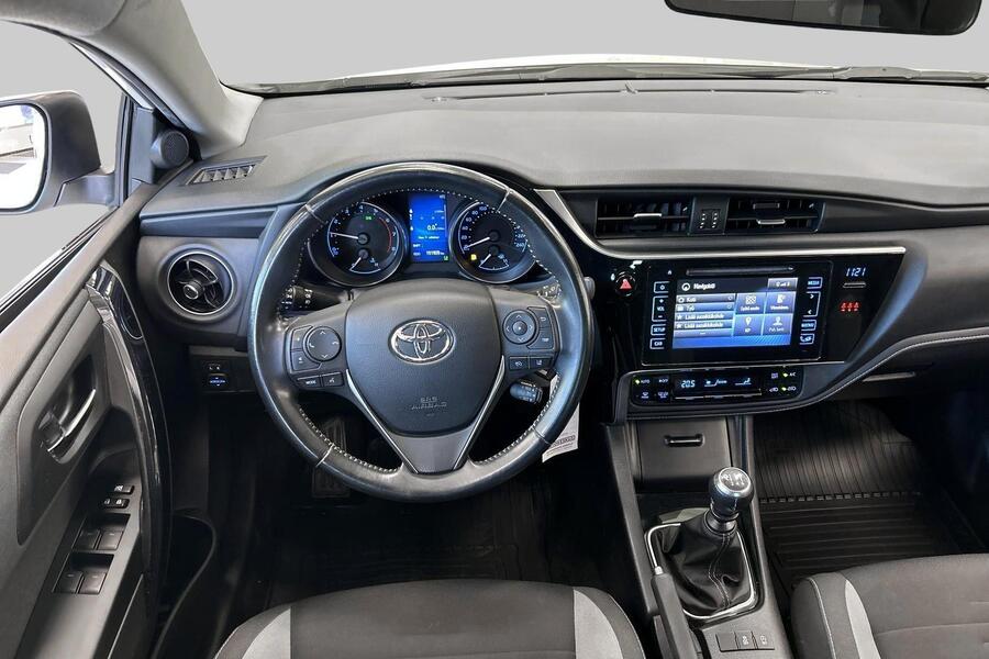 Toyota Auris vaihtoauto