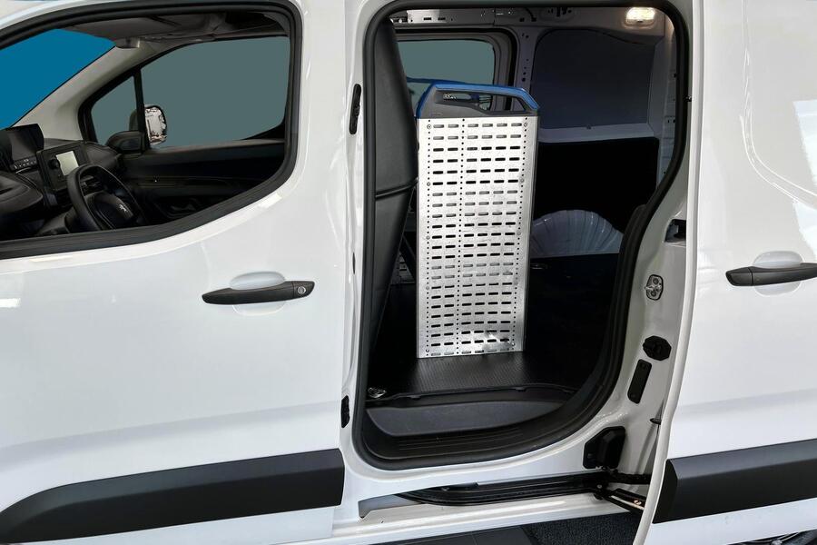 Peugeot e-Partner vaihtoauto