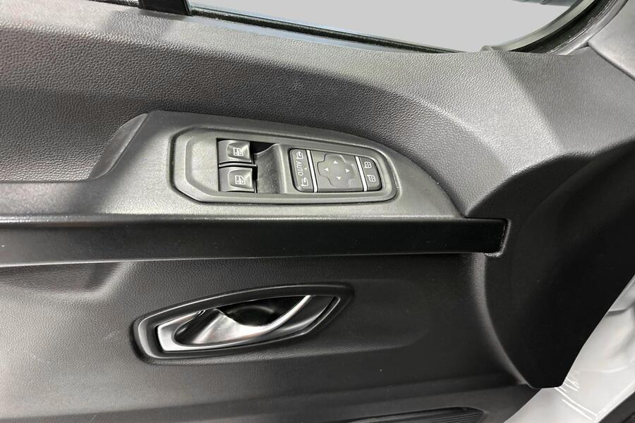 Nissan Primastar vaihtoauto