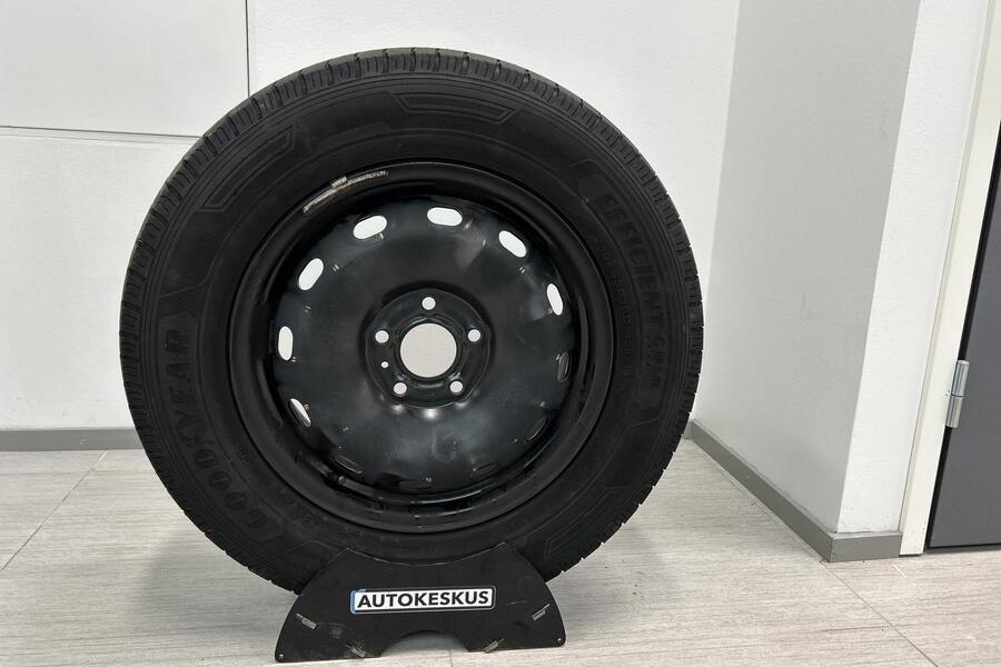 Nissan Primastar vaihtoauto