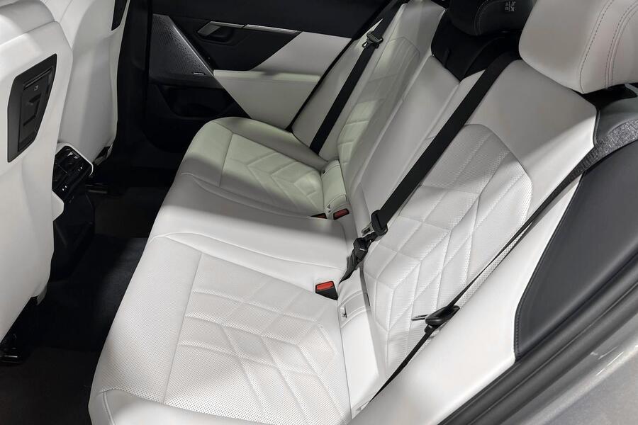 BMW i5 vaihtoauto