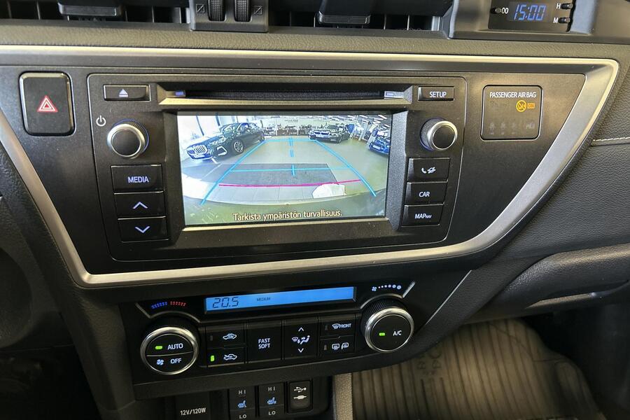 Toyota Auris vaihtoauto