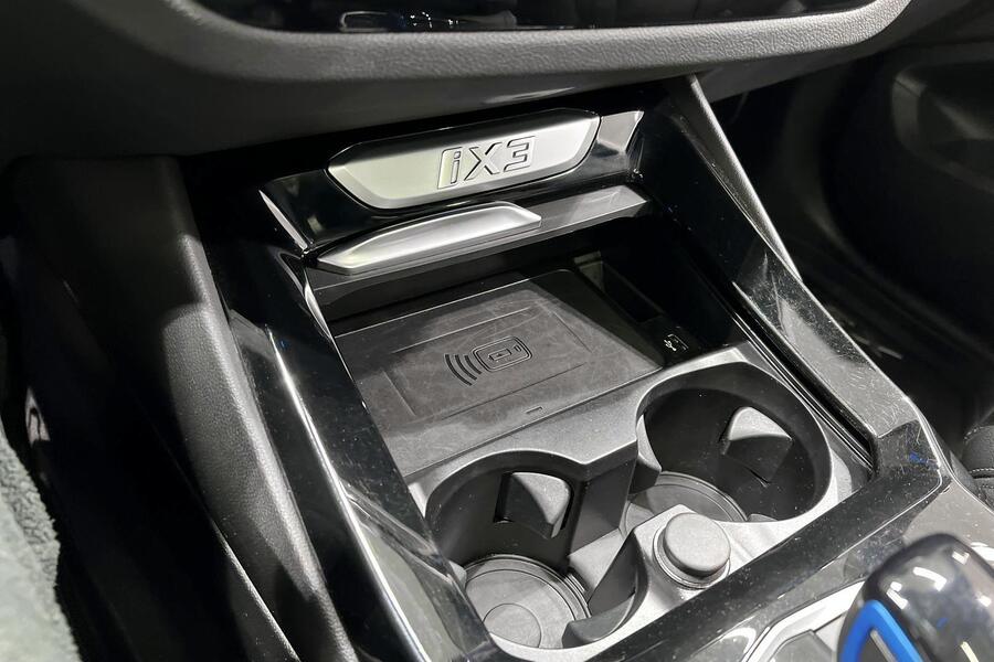 BMW iX3 vaihtoauto