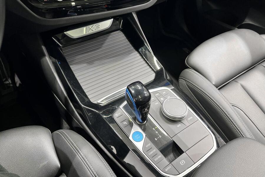 BMW iX3 vaihtoauto