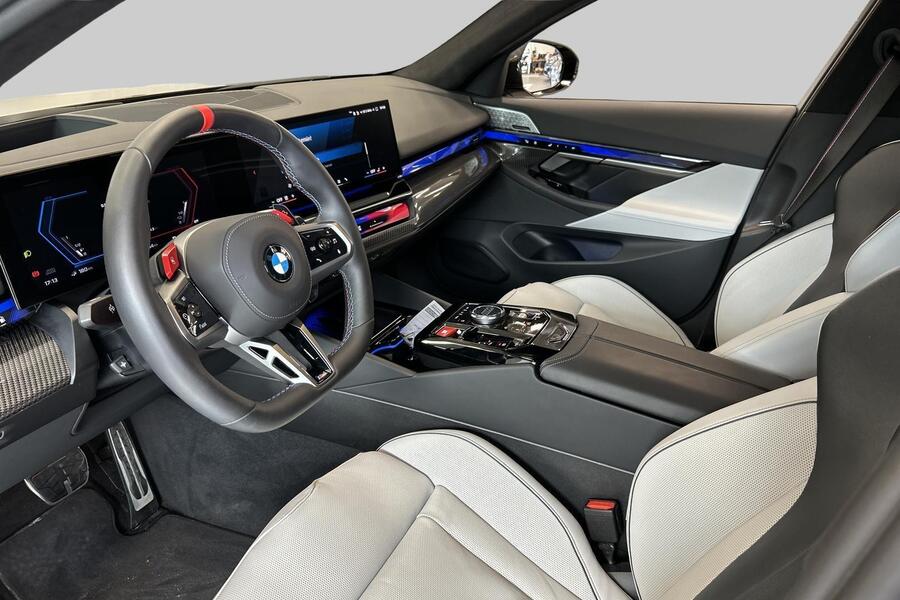 BMW M5 vaihtoauto