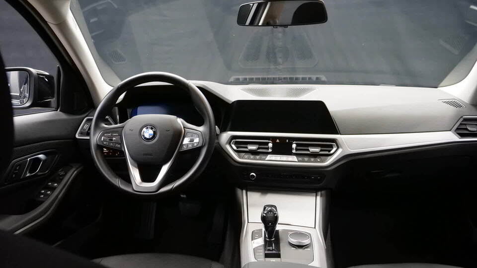 BMW 330 vaihtoauto