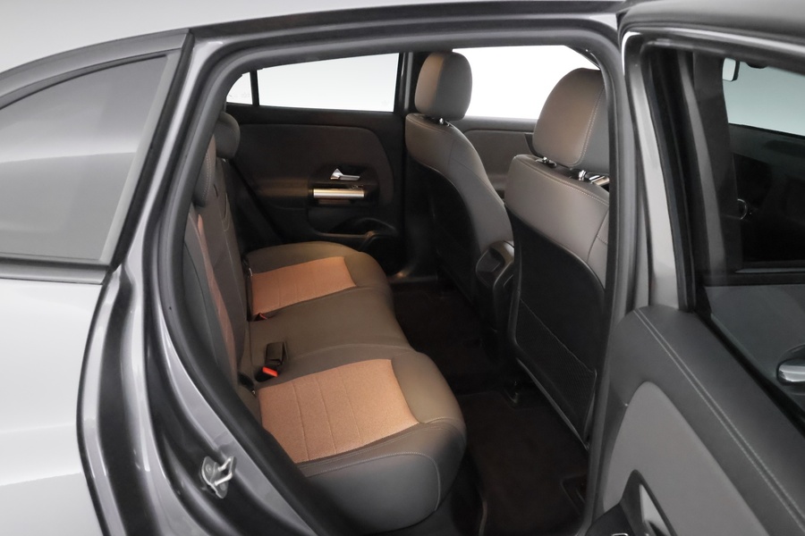 Mercedes-Benz EQA vaihtoauto