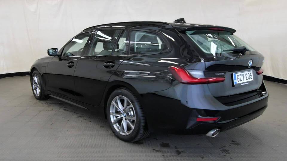 BMW 330 vaihtoauto