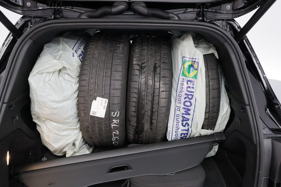 Mercedes-Benz EQB vaihtoauto