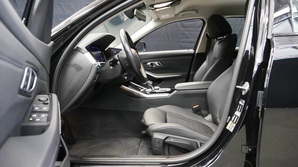 BMW 330 vaihtoauto
