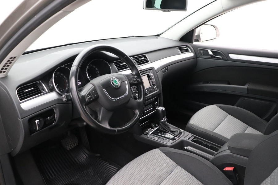 Skoda Superb vaihtoauto