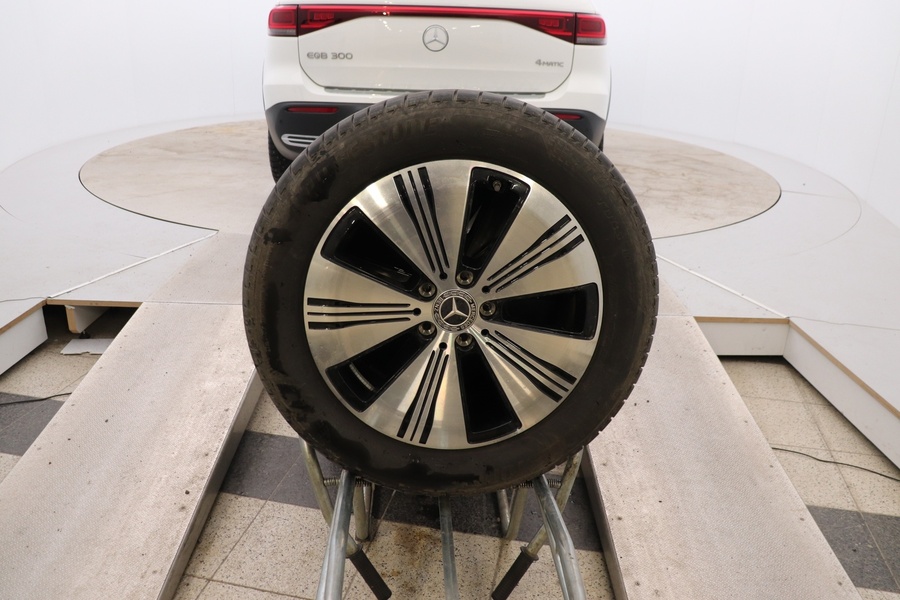 Mercedes-Benz EQB vaihtoauto