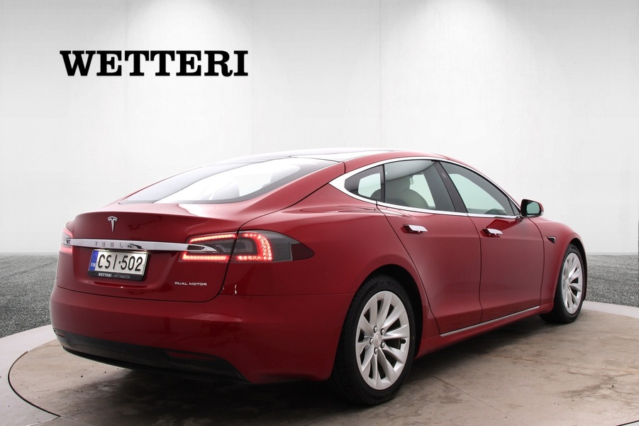 Tesla Model S vaihtoauto
