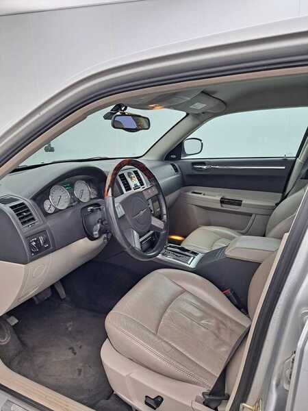 Chrysler 300C vaihtoauto