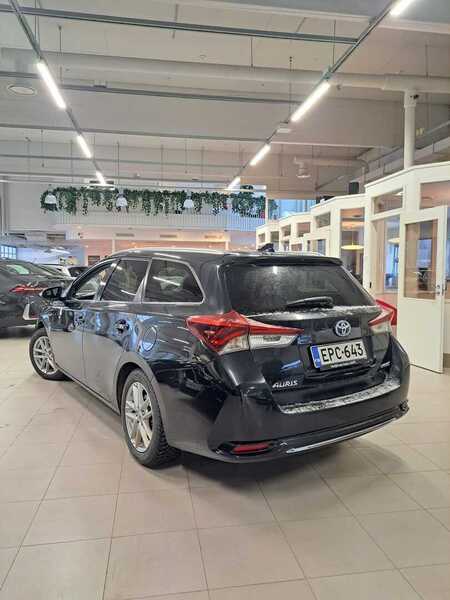 Toyota Auris vaihtoauto