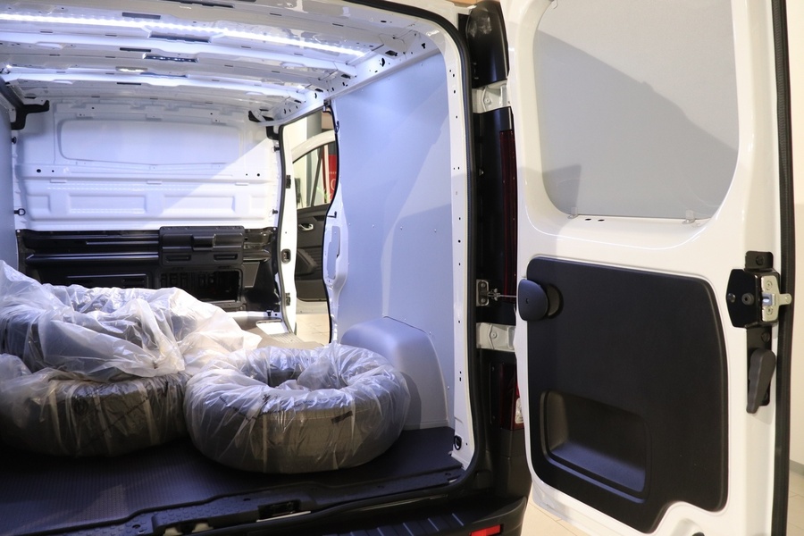 Nissan Primastar vaihtoauto