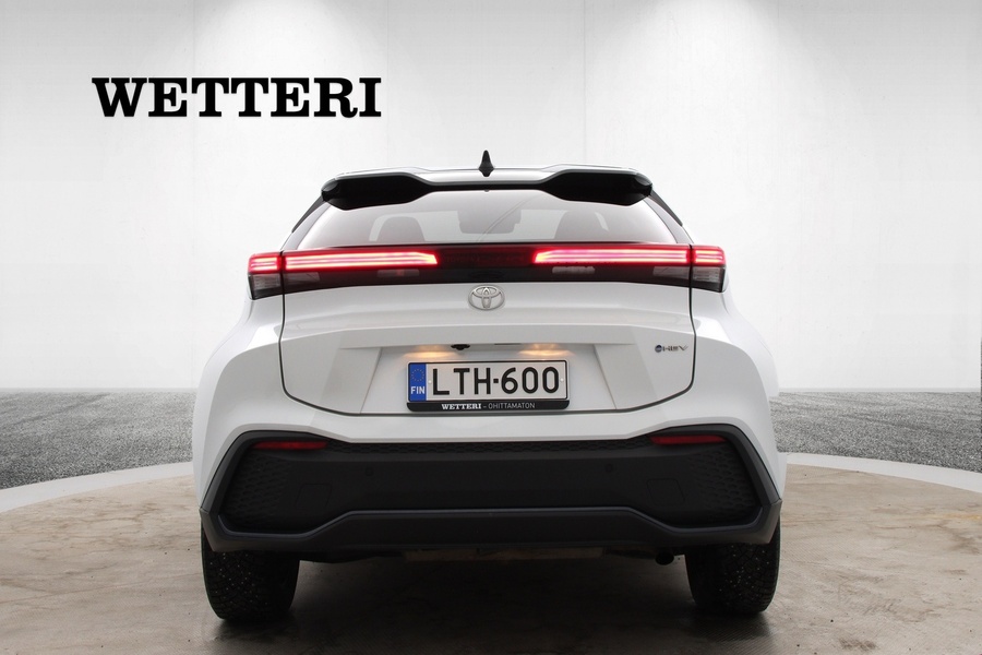 Toyota C-HR vaihtoauto