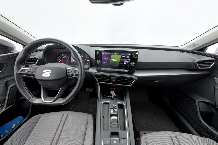 SEAT Leon Sportstourer vaihtoauto