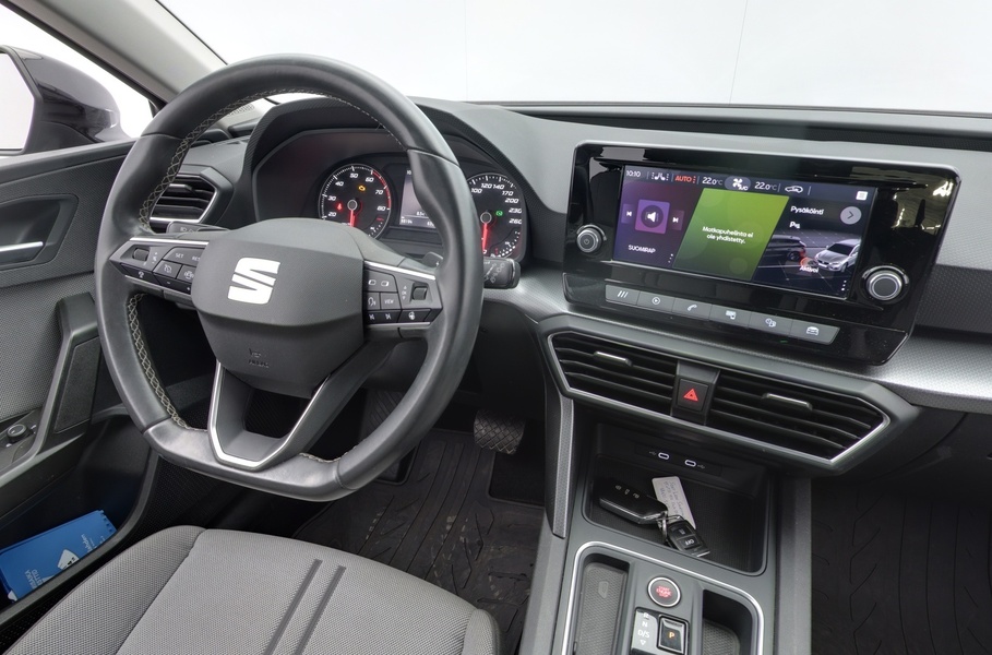 SEAT Leon Sportstourer vaihtoauto