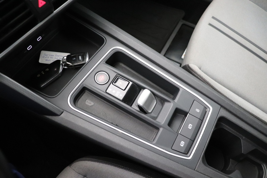 SEAT Leon Sportstourer vaihtoauto