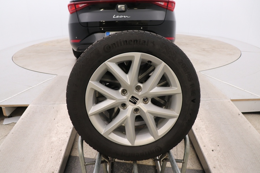 SEAT Leon Sportstourer vaihtoauto
